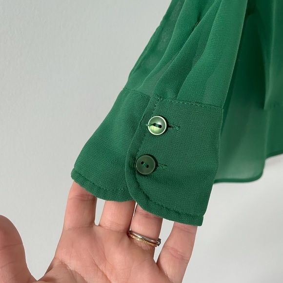 • SOLD • Sheer emerald green shirt - Picture 5 of 6